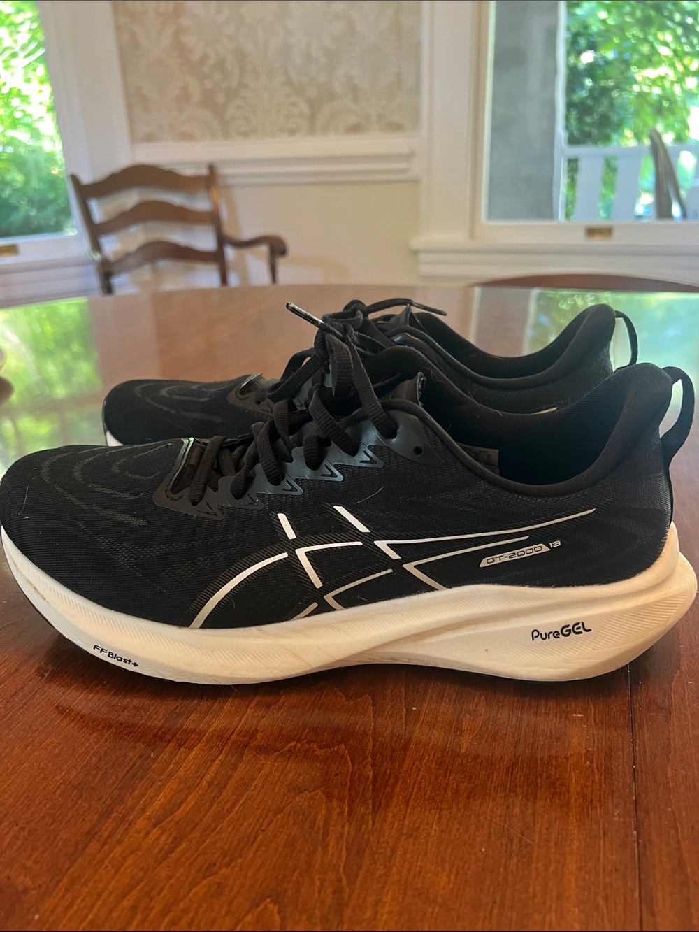 Men’s asics GT-2000 13 - size 11 - black - used